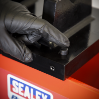 YK30F.V3_ACT_VBLACK_PEGS_DFC1179958